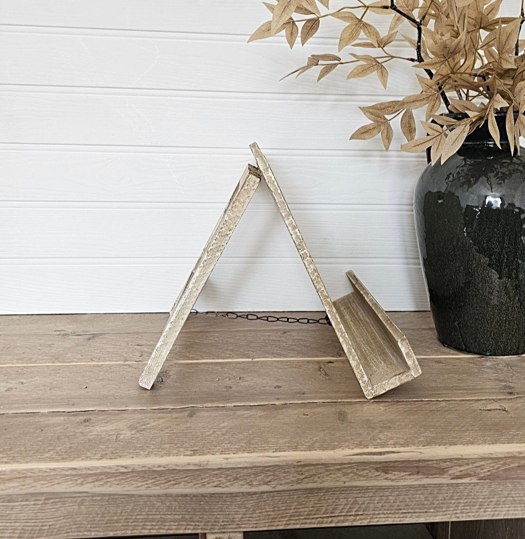 Large Rustic Heart Wooden Book Stand