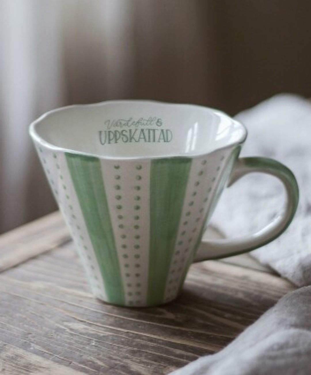 Large Wave Mug | Green Dots& Stripsles (Swedish Text)