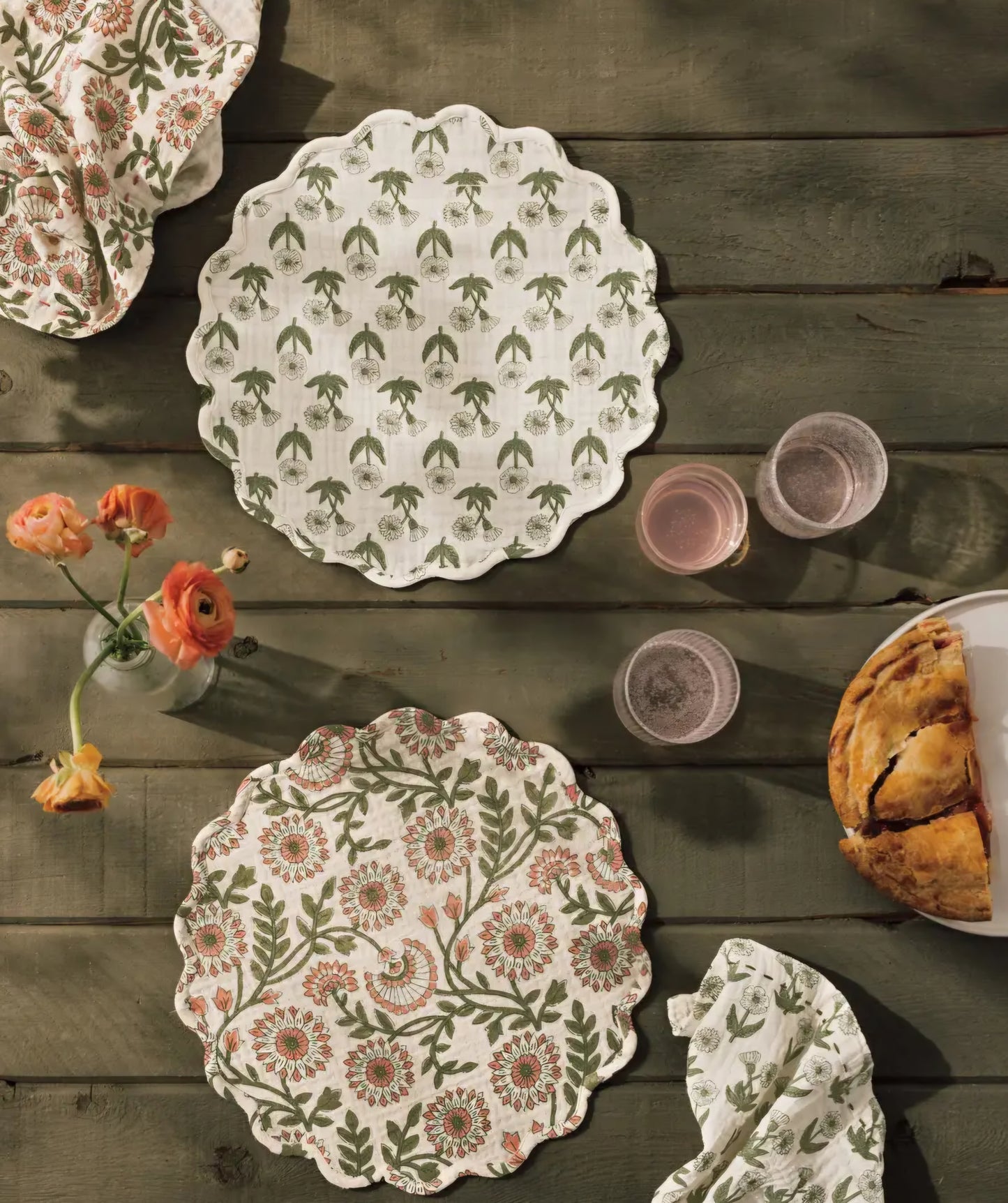 Large Spring Meadow Scalloped Edge Placemat | 100% Cotton